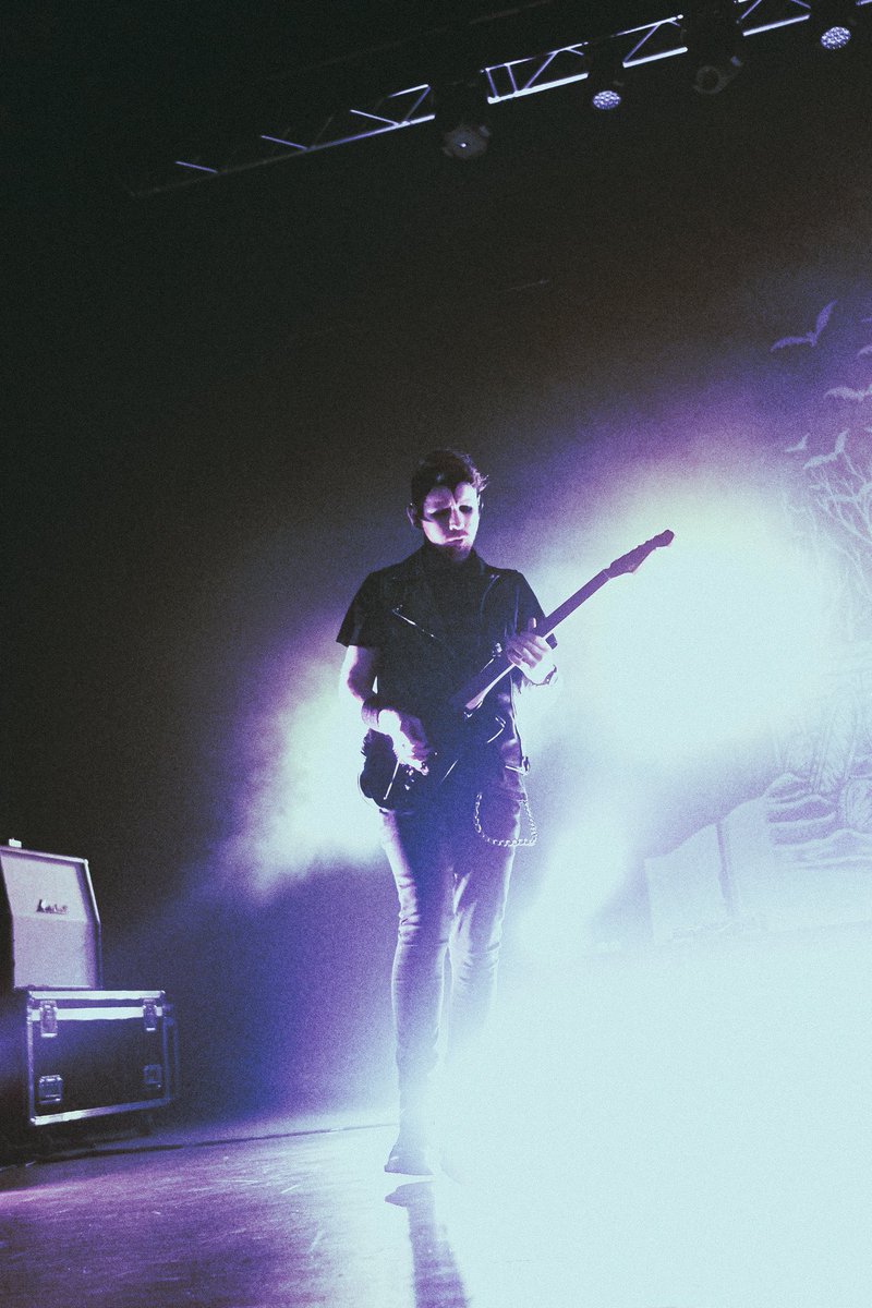 Moments like this never last 🩸

📸: @hauntedm4ttress