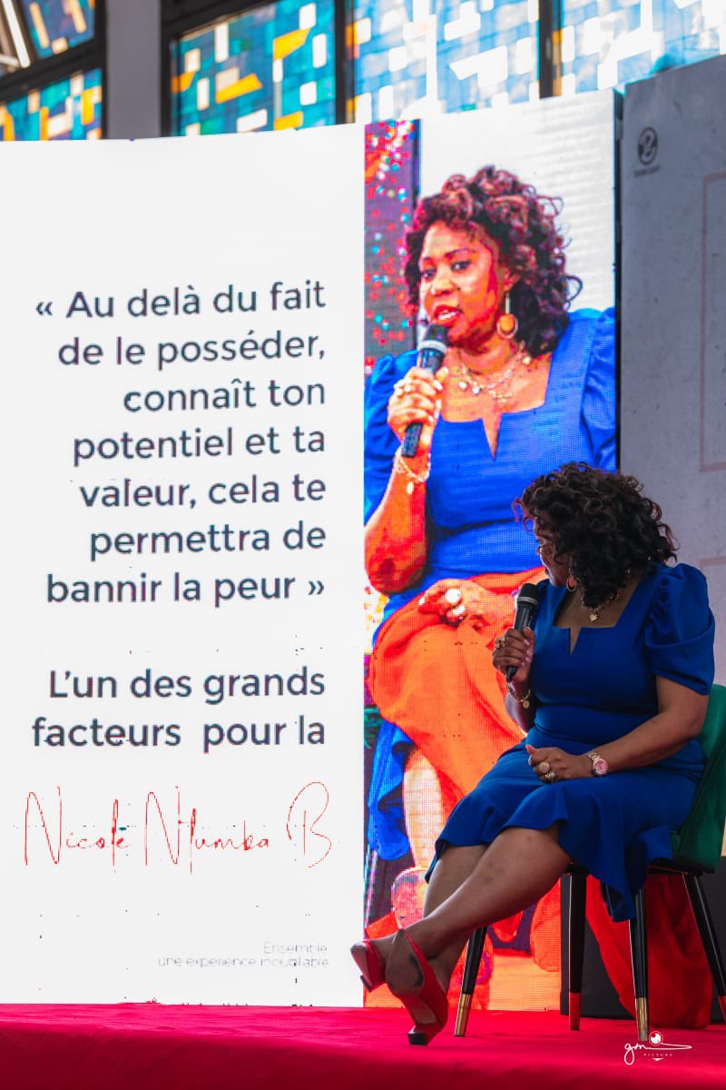 nntumbab1's tweet photo. J'ai été invitée à la conférence de la faculté de communication sociale à l'université Révérende Kim aujourd'hui pour parler de mon histoire et interpeller la relève.
C’est important pour moi de dire à la relève que "avoir la confiance en soi, connaître sa valeur et extérioriser son potentiel" sont les maîtres- mots selon moi pour affronter l avenir dans quelque domaine que ce soit.

#ekobongakaka