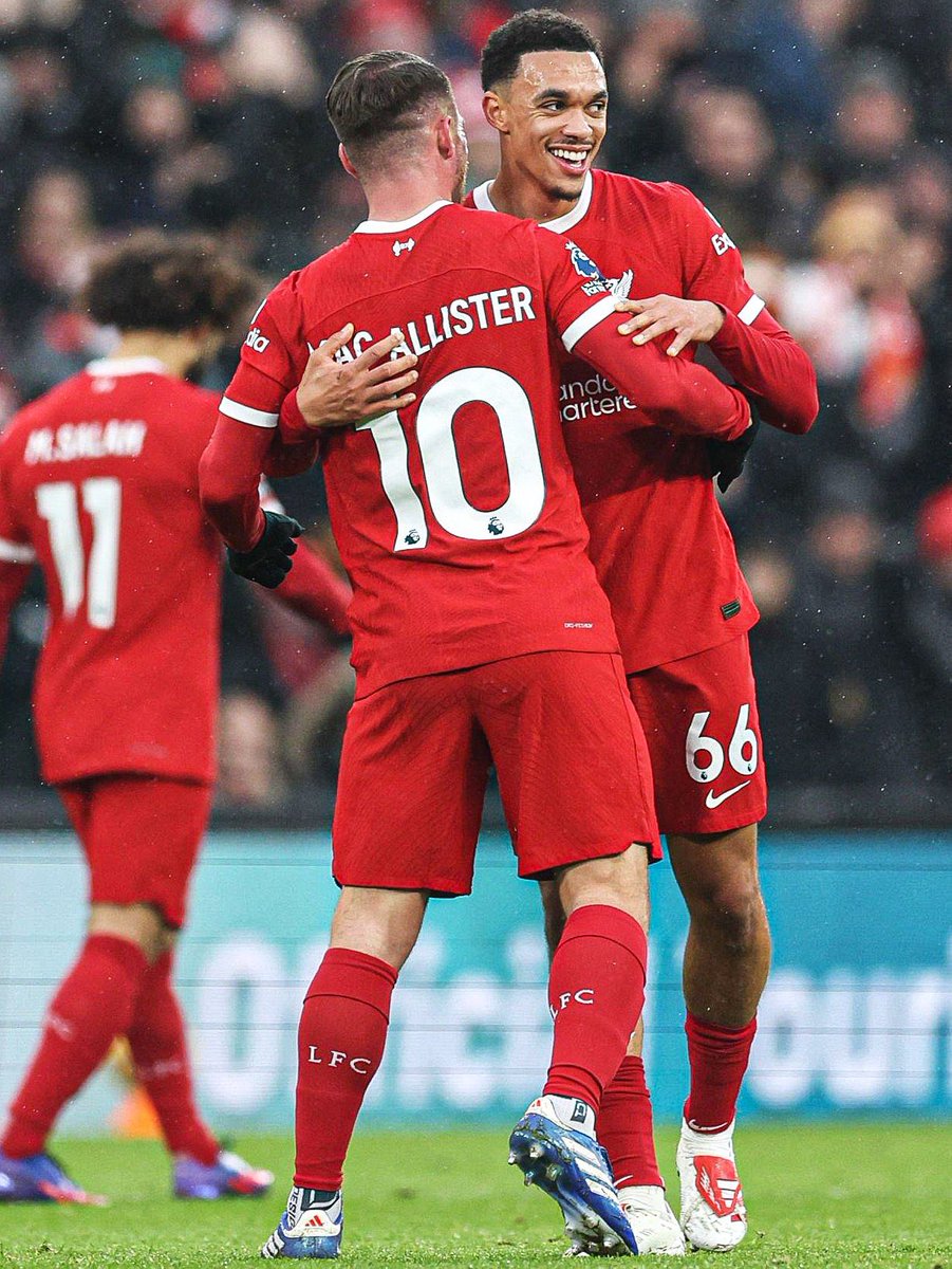 LiamMLFC's tweet photo. Nothing to see here, just 3 kings on your TL ✨ https://t.co/KAt0GtT4L3