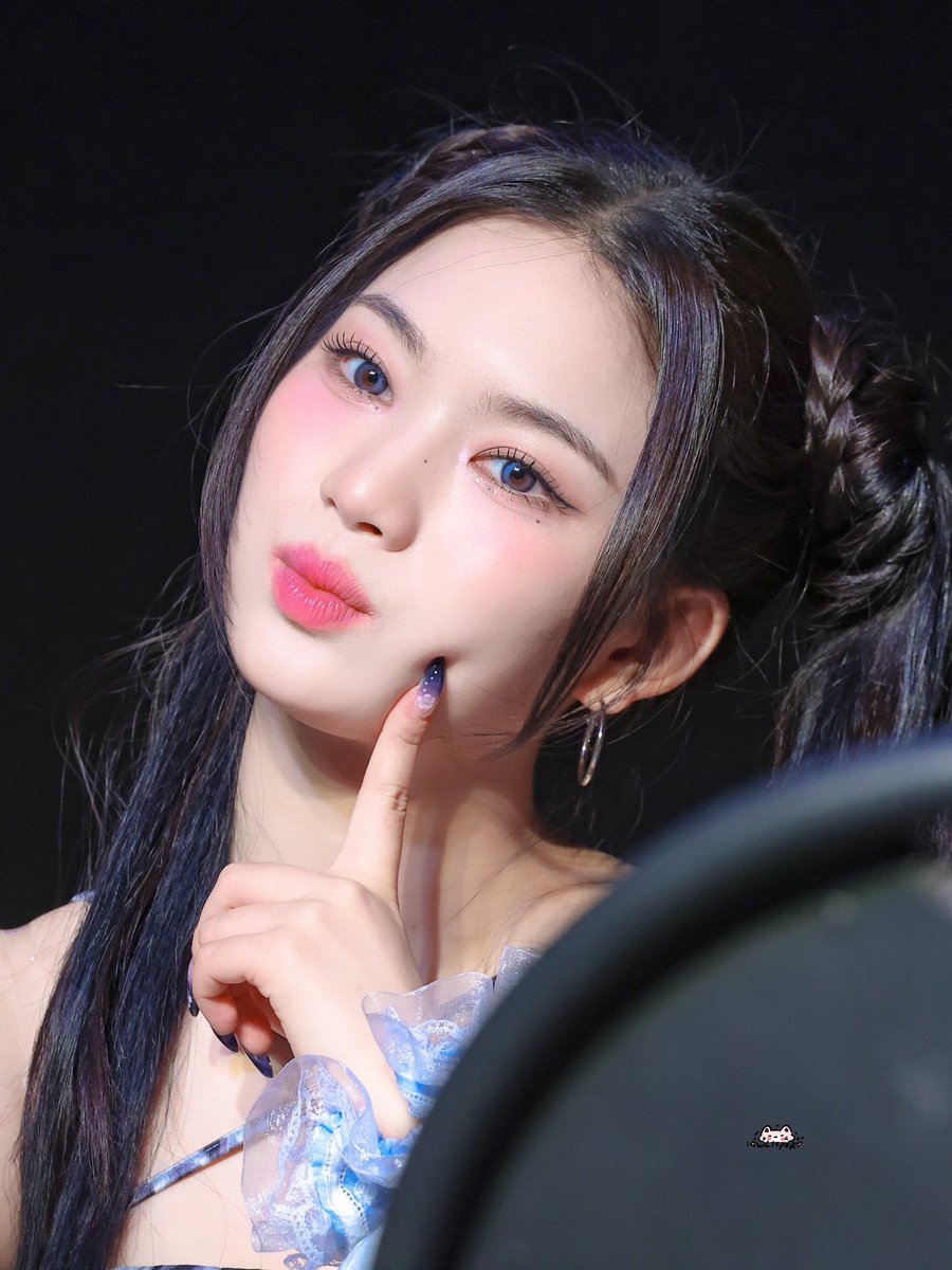Wh1speR0123's tweet image. 0718 메이크스타
이사냥의 볼살네컷😼😽
#이사진최고
#아이사 #ISA
#스테이씨 #STAYC