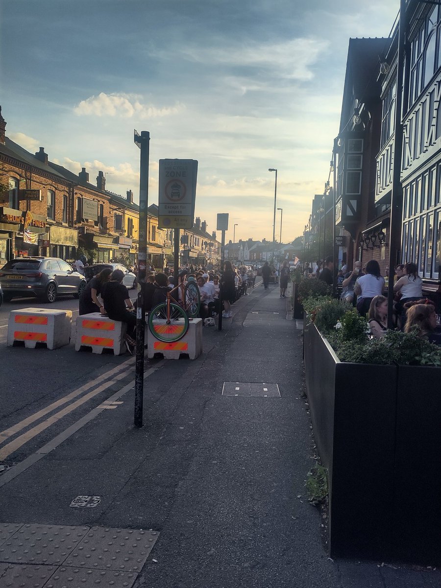 York Road looking lovely and vibrant on this sunny evening. Much better for this space to be used for people rather than parking for 12 car drivers. 

<a href="/for_birmingham/">Better Streets for Birmingham is no longer on X</a> @Bham_FOE
