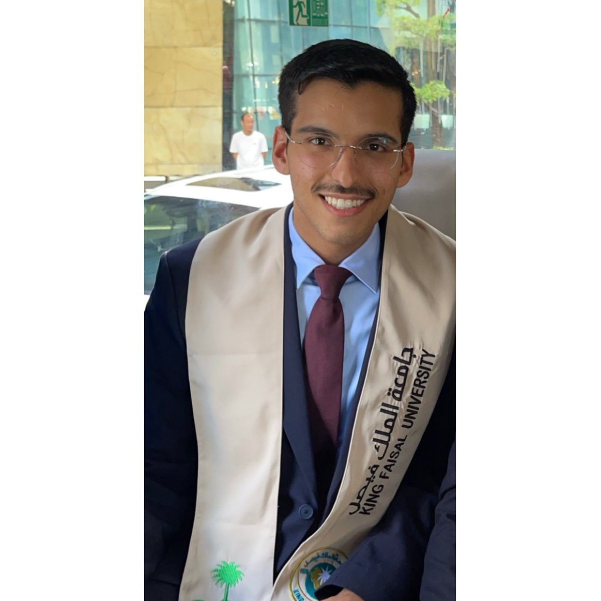 الحمدلله تم ترشيحي من بين طلبة #جامعة_الملك_فيصل لتمثيلها في رحلة
 الجامعات السعودية 🇸🇦 
إلى #جمهورية_الصين_الشعبية 🇨🇳

و سعدنا في هذه  الرحلة بعدة زيارات ابرزها زيارة سعادة القنصل الدكتور عبدالله بن عبيه وتناول وجبة العشاء معه 
وخلال هذه الزيارة اشاد سعادة القنصل الى اهمية هذه