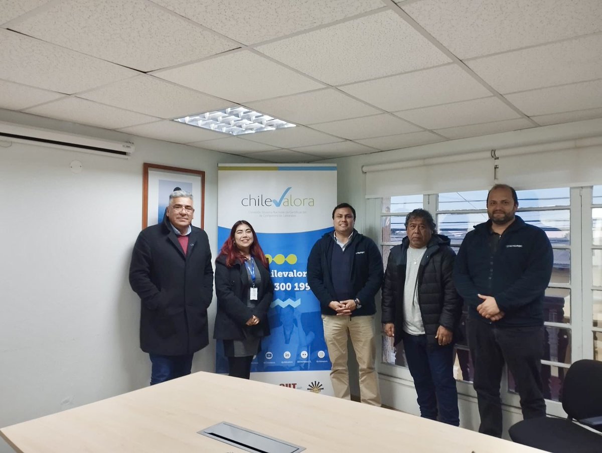 Reunión con la Coordinadora Regional de <a href="/chilevalora/">ChileValora</a> en Coquimbo, Karla San Francisco, y representantes de <a href="/tpccoquimbo/">TerminalPuertoCoqbo</a> y <a href="/ultraport_/">UltraPort</a> con el objetivo de organizar un trabajo colaborativo para la certificación de los trabajadores portuarios.

¡Seguimos comprometidos! 💪⚓️