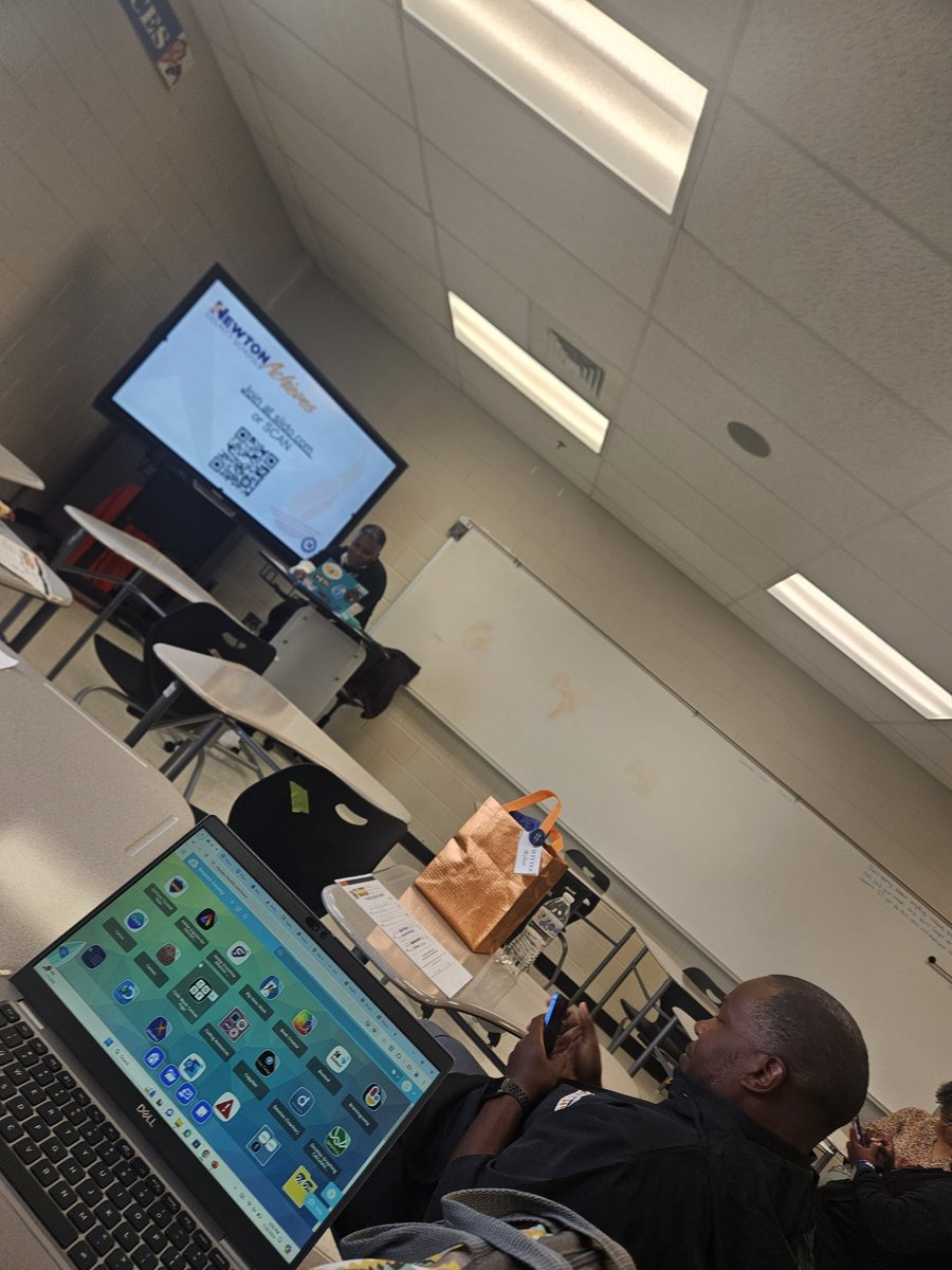 newton_lad71451's tweet image. Family feud!!!!
#T4THomecoming24
#ReadySetTech