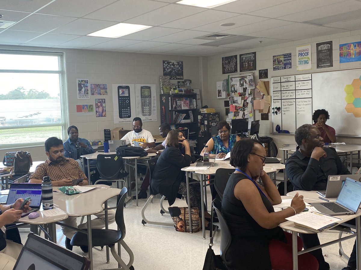 MannShawnte's tweet image. Abracadabra! Canva Magic is amazing. #readysettech #t4thomecoming