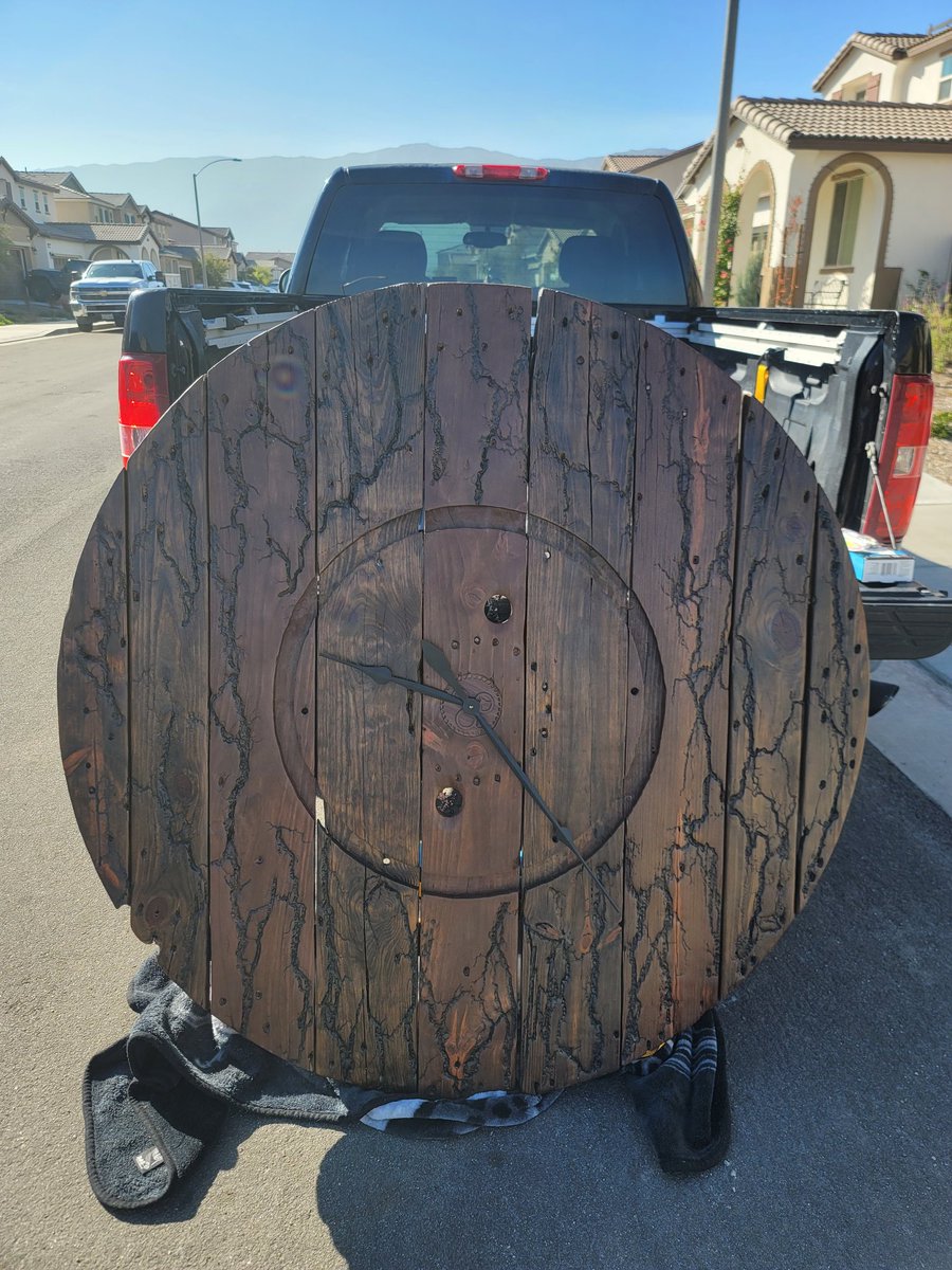 thesmokingjay's tweet photo. @estellecoetzee3 some would say yes, some no as I own a restaurant and cook for a living, but I also make clocks using a lichtenberg machine to do fractal burning into the wood before I stain it. #CryptNFT #Crypt_NFT #IAMCRYPT https://t.co/xI695HrSVf