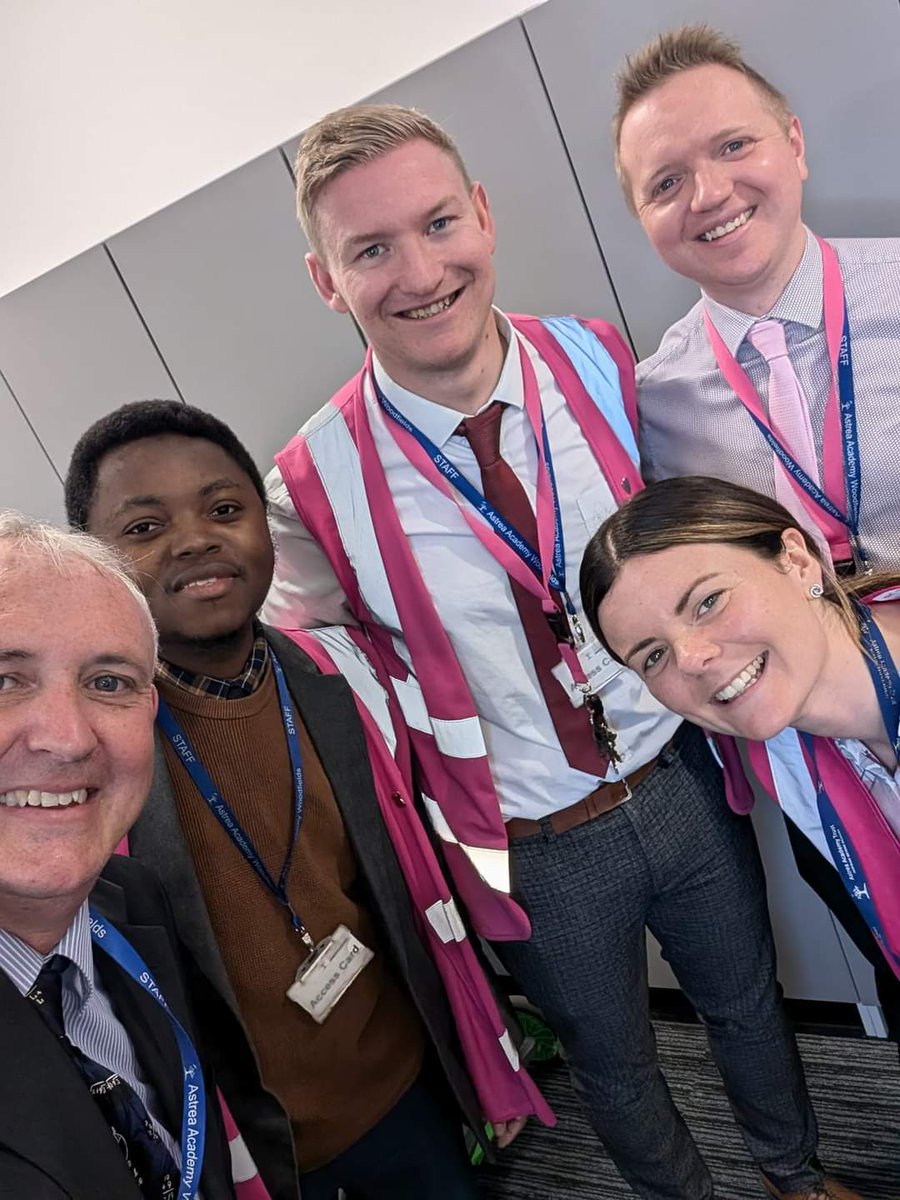 Lee Sanders tweet media