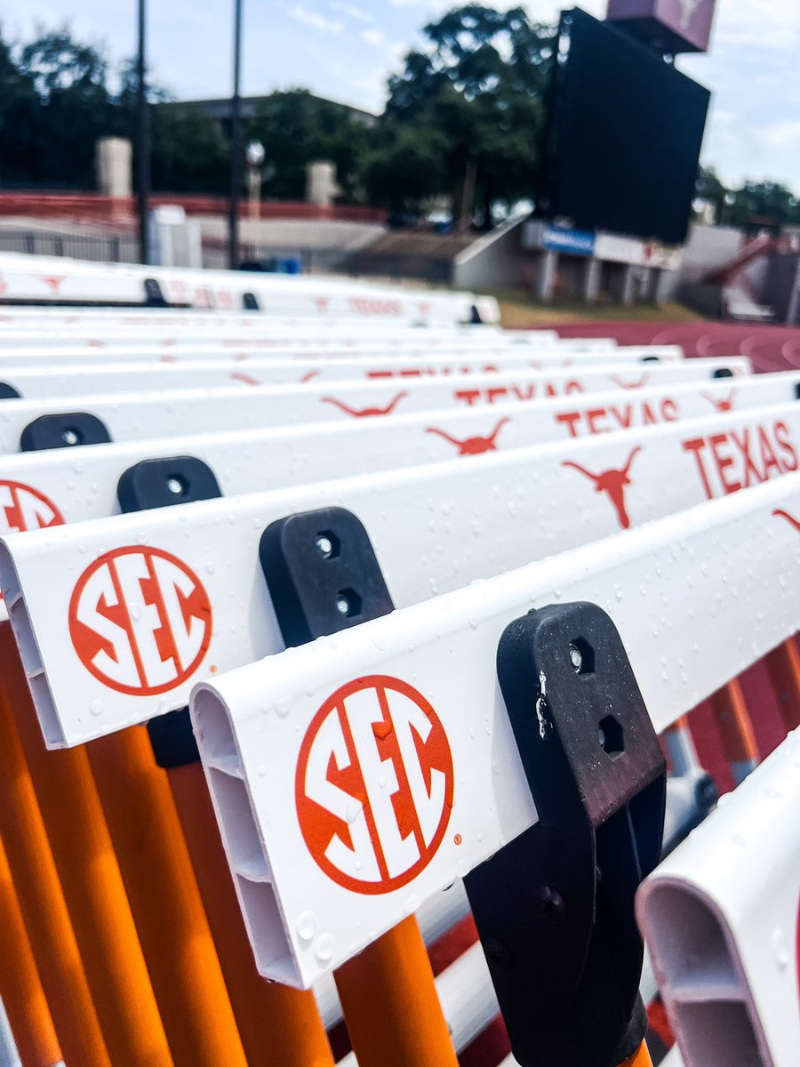 TexasTFXC's tweet photo. Sure is pretty 🤘🤩

#FloKnows x #HookEm https://t.co/rVeOs0LFIu