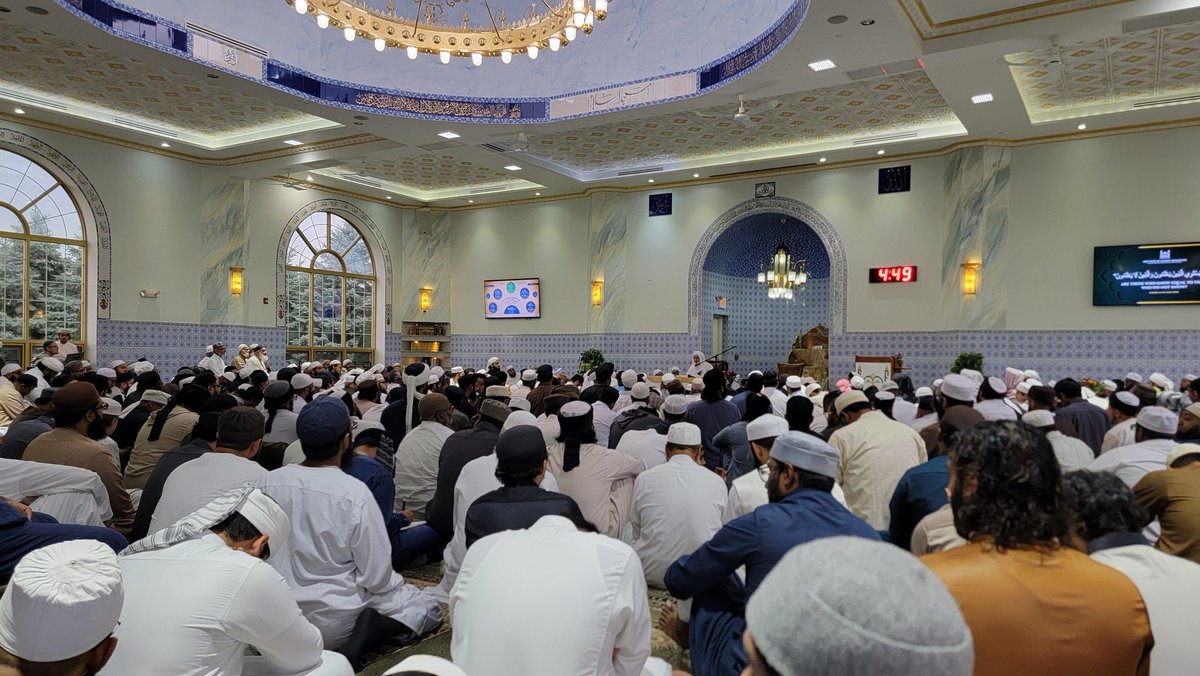 iieonline's tweet photo. The graduation ceremony at the Institute of Islamic Education was a historic success. The event featured esteemed guests, including the president of Darul Uloom Deoband, Mufti Hussain Kadodia, and was honored by the presence of many respected 'Ulamā from all across 🌎. https://t.co/XRhfwHxxXv