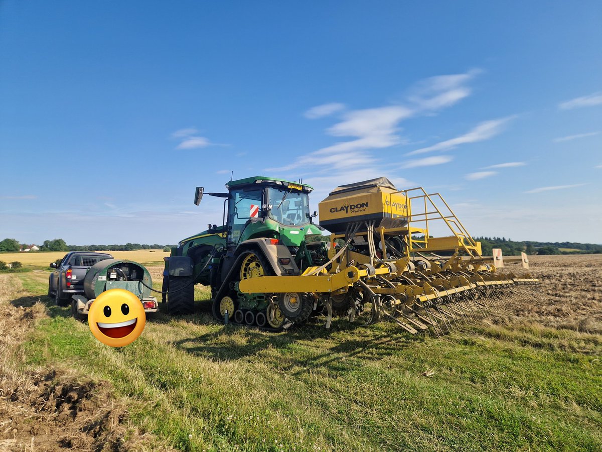 bencm305's tweet photo. Been a little while since I have been out with the bowser keep machines moving 😊

Day 1 of harvest no26 for me, a brilliant day and home in time for bedtime stories 💪 https://t.co/OukQE04xi2