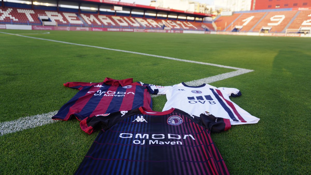 CDExt1924's tweet photo. ✅ Camiseta Fusión
✅Camiseta Victoria
✅ Camiseta Centenaria
✅ Ropa de paseo

👍 Día grande en el Francisco de la Hera.

#PasiónCentenaria @doblek2014 https://t.co/69fpQ4alcD