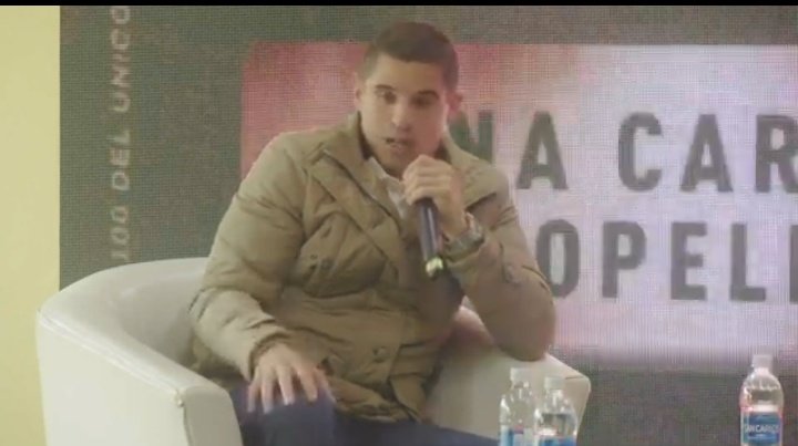 Lissnohely's tweet photo. "Quien llegue a la U tiene que ser buena persona
@Universitario es un grupo !, humildad , trabajo y fe " Declaración de Aldo Corzo , el capitán del Centenario...
Cada día admiro tu personalidad, tu forma de ser
Ahí si me enamoro
#YDaleU
#elbebito https://t.co/Y9xFv9CxT6