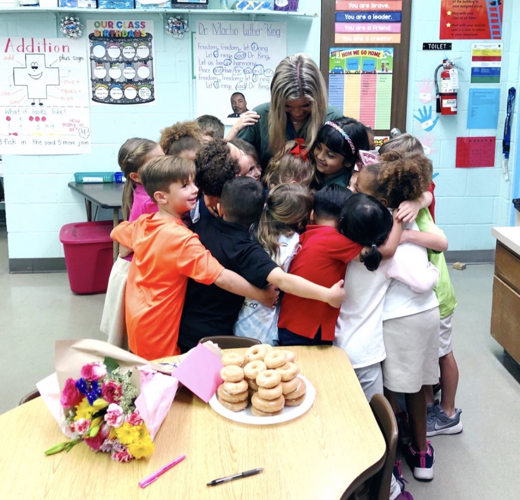 Ms. De Leon tweet media