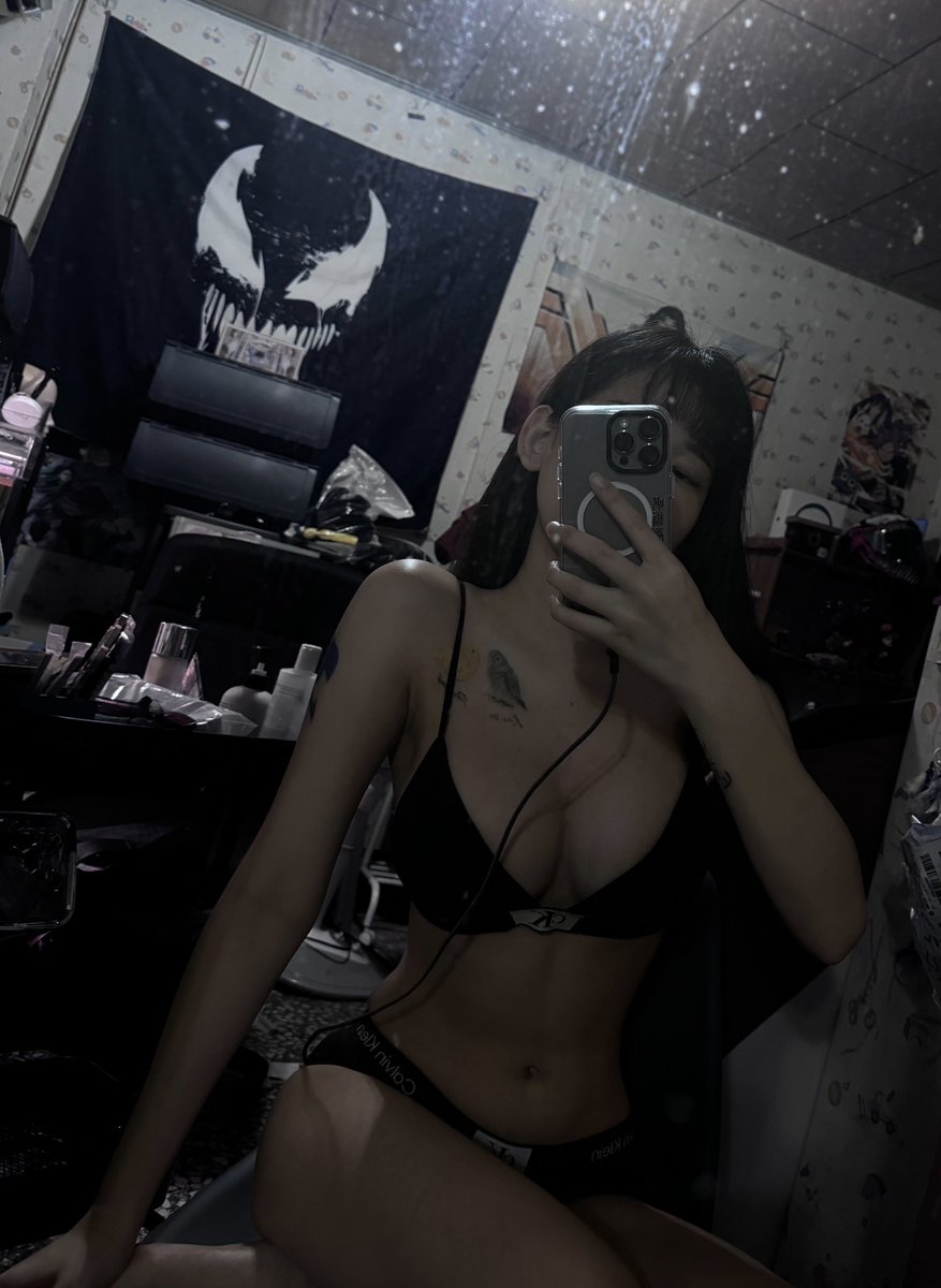 哈嘍各位我要回歸啦🥷🖤
OF的寶們我回來啦！請多多指教 🖤
附上你們喜歡的Ck https://t.co/kCrzF1WfnR
