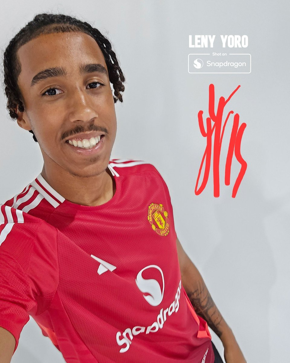 ManUtd_AR's tweet photo. ولدنا الجديد 😍

#يونايتد | @Snapdragon https://t.co/tQVONqhf7W