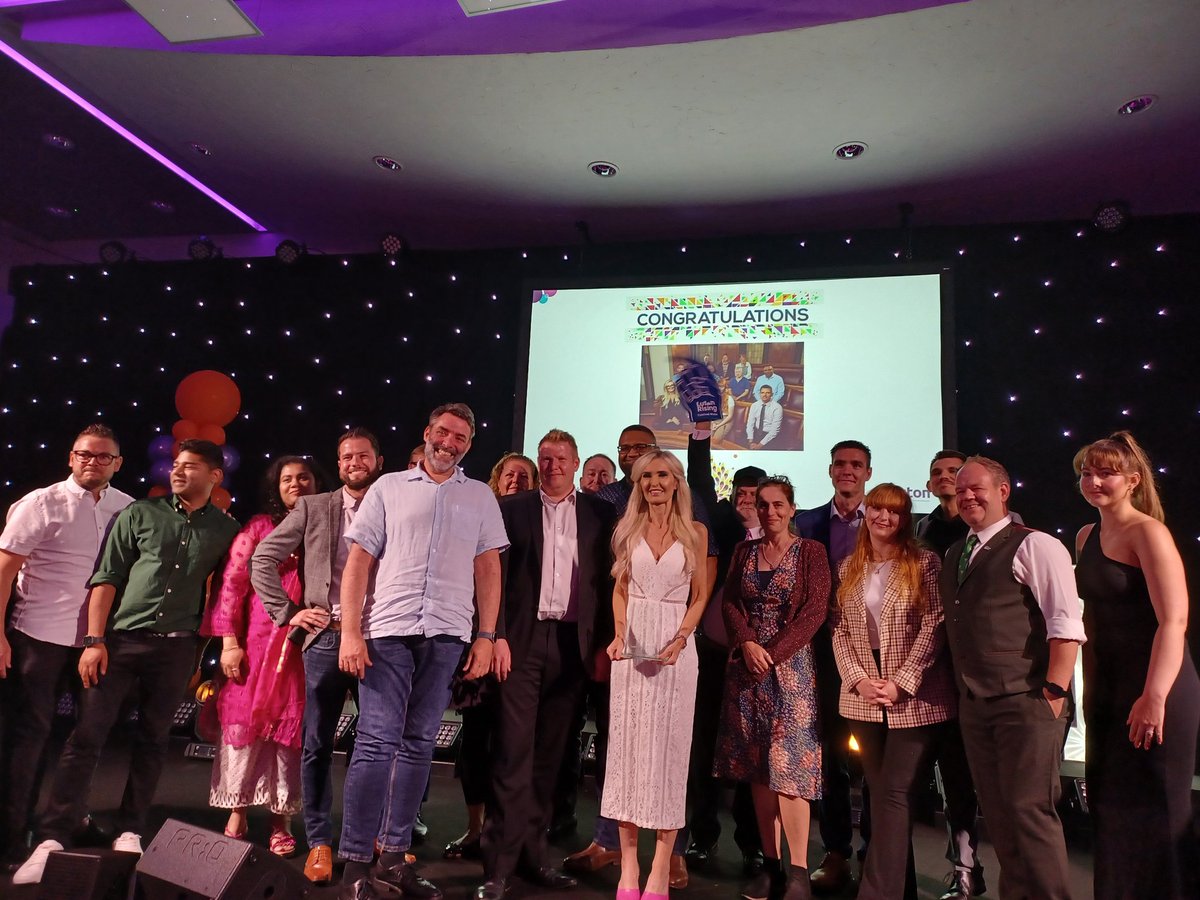lutoncouncil's tweet image. 👋 Our next #LutonExcellence winners:

👉 Making a Difference - Ricky Devlin

👉 Outstanding Achievement - Luton DART Fire Response Team

Dare to try:
👉 Radio 1&apos;s Big Weekend Team
👉 Elections Project Team
👉 IT Insource Team