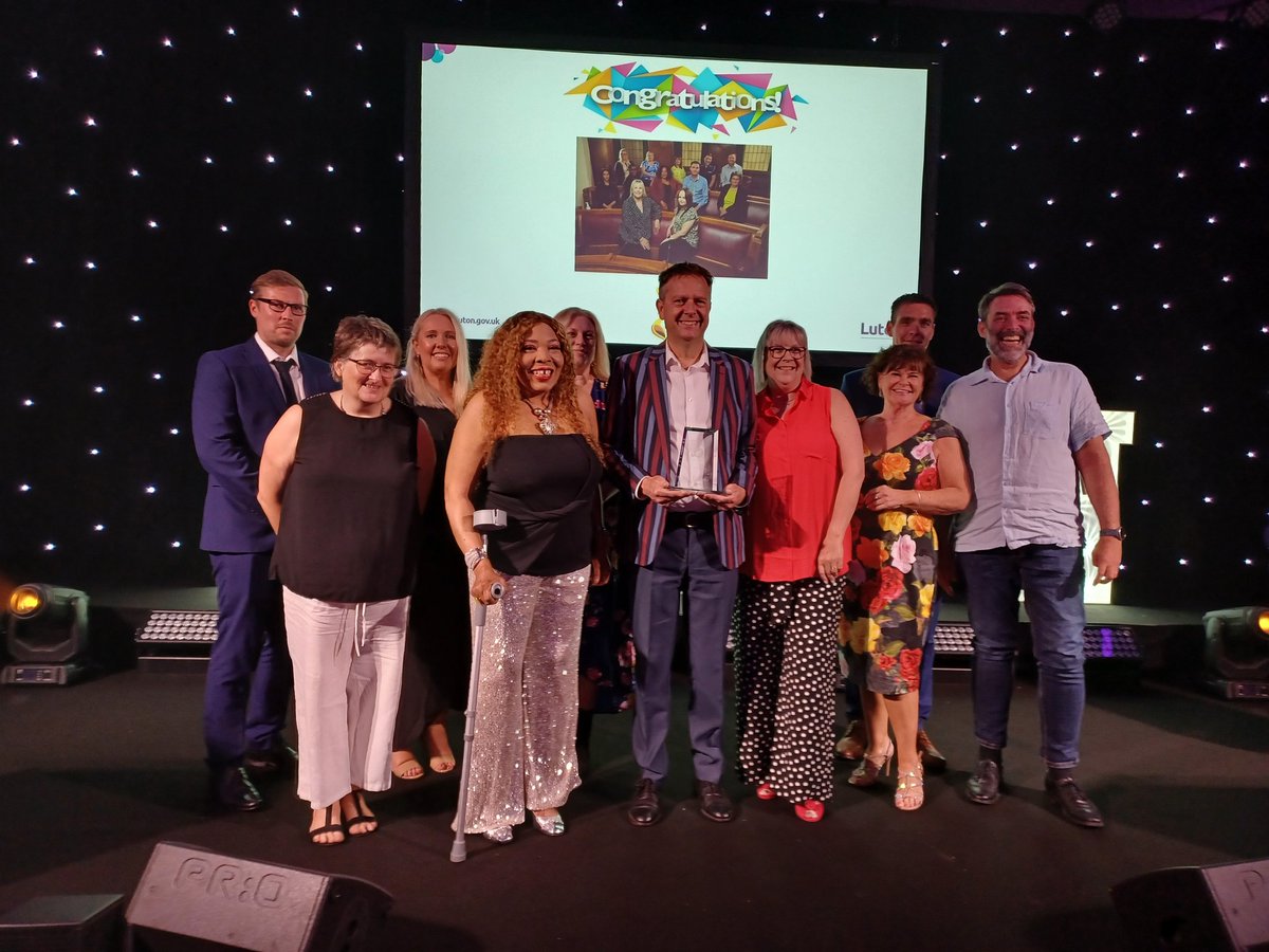 lutoncouncil's tweet image. 👋 Our next #LutonExcellence winners:

👉 Making a Difference - Ricky Devlin

👉 Outstanding Achievement - Luton DART Fire Response Team

Dare to try:
👉 Radio 1&apos;s Big Weekend Team
👉 Elections Project Team
👉 IT Insource Team