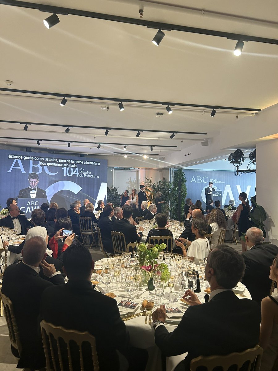 4/7. <a href="/saidkhatib/">said khatib</a> pone en valor la importancia del ejercicio libre del periodismo: "Los periodistas estamos pagando un alto precio. Más de 100 de nuestros colegas han muerto violentamente desde octubre mientras informaban sobre esta guerra. Es una tragedia".