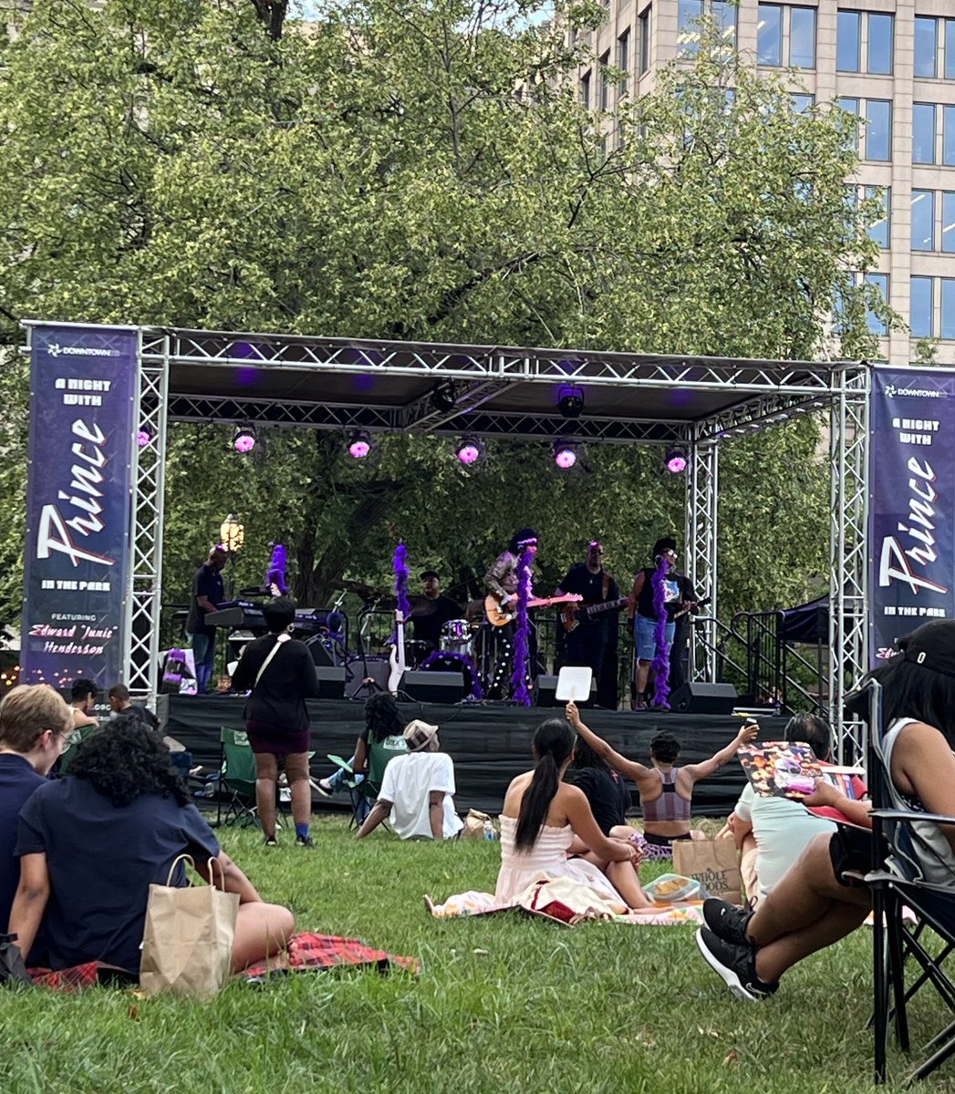 he wife surprised me with a picnic and what portends to be a fun summer evening in downtown DC.