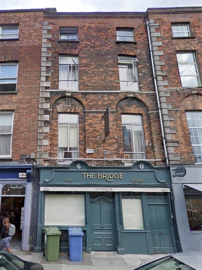AnTaisce's tweet photo. The MacCurtain St area of Cork City is attracting sophisticated investment in &amp; reuse of historic structures. Here at 6 Bridge St, part of a good quality terrace of c.1810 running to the quay, brickwork has been repaired &amp; correctly-profiled sash windows reinstated. @The_VQ_Cork https://t.co/cOi1QM8ekz