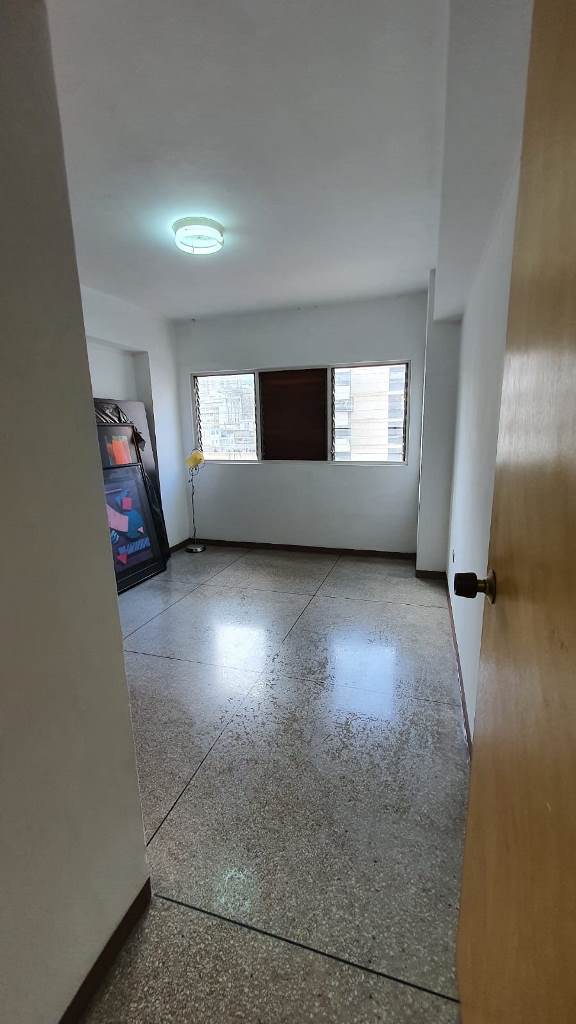 seturinca's tweet photo. En venta bello Apartamento de 86mtrs2 con 4 habitaciones 

📍 La Candelaria - Caracas
 
💠 Posee:

📐 86 mtrs2

🛌 4 Habitaciones

🛁 2 Baños

🎛️ Cocina

Para más información o una cita, puedes escribirnos un mensaje privado. 📲

#apartamento https://t.co/FpKdW491xT