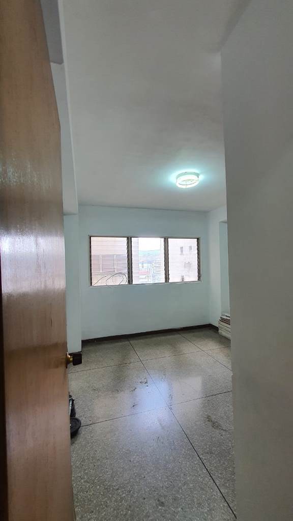 seturinca's tweet photo. En venta bello Apartamento de 86mtrs2 con 4 habitaciones 

📍 La Candelaria - Caracas
 
💠 Posee:

📐 86 mtrs2

🛌 4 Habitaciones

🛁 2 Baños

🎛️ Cocina

Para más información o una cita, puedes escribirnos un mensaje privado. 📲

#apartamento https://t.co/FpKdW491xT
