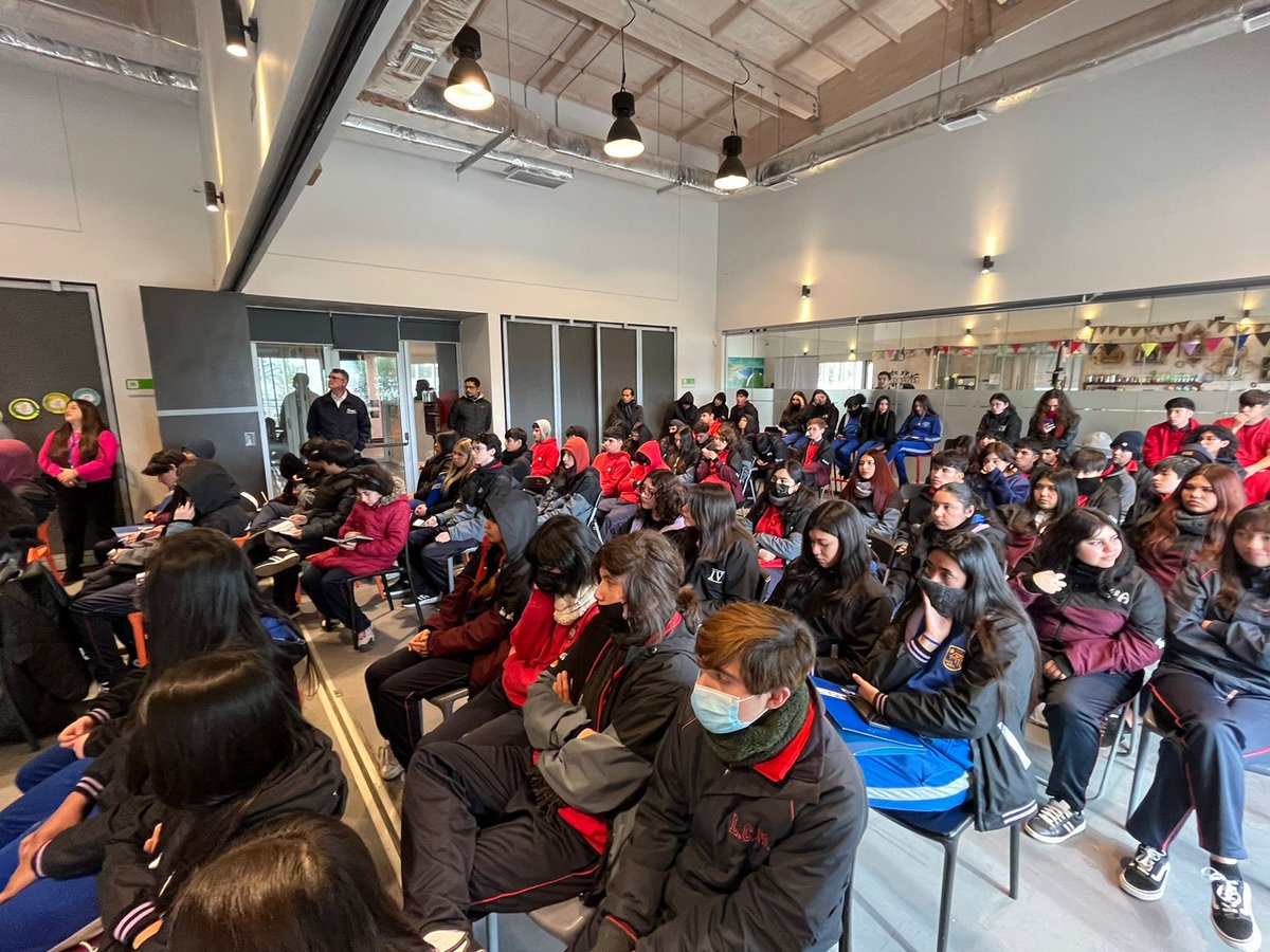 Hoy nuestro Coordinador de Vinculación con el Medio fue parte de la Jornada con Filtro UV organizada por <a href="/FACEAUV/">FACEA UV</a> en conjunto con la Delegación Presidencia Provincial de Petorca acá tuvimos la oportunidad de compartir con estudiantes de 3 colegios de La Ligua.
<a href="/uvalpochile/">Universidad de Valparaíso</a>