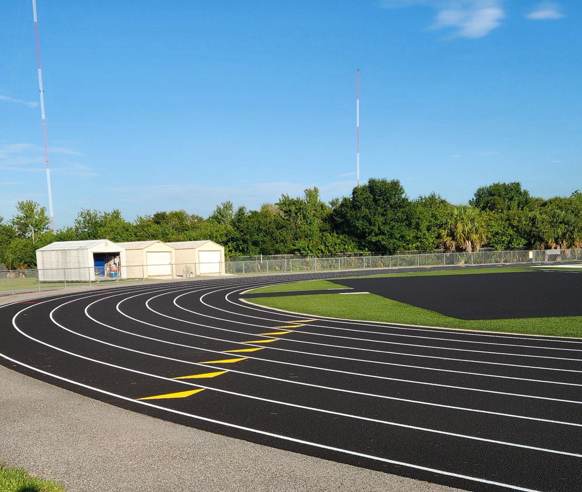 RavensXCTnF's tweet photo. After hosting multiple Invitationals, Divisionals, District and Regional meets, our track needed a face-lift. We express our deepest gratitude to @Zaxbys, Hillsborough County Schools, and our remarkable Alonso community for making this happen. https://t.co/xKXtec59ar