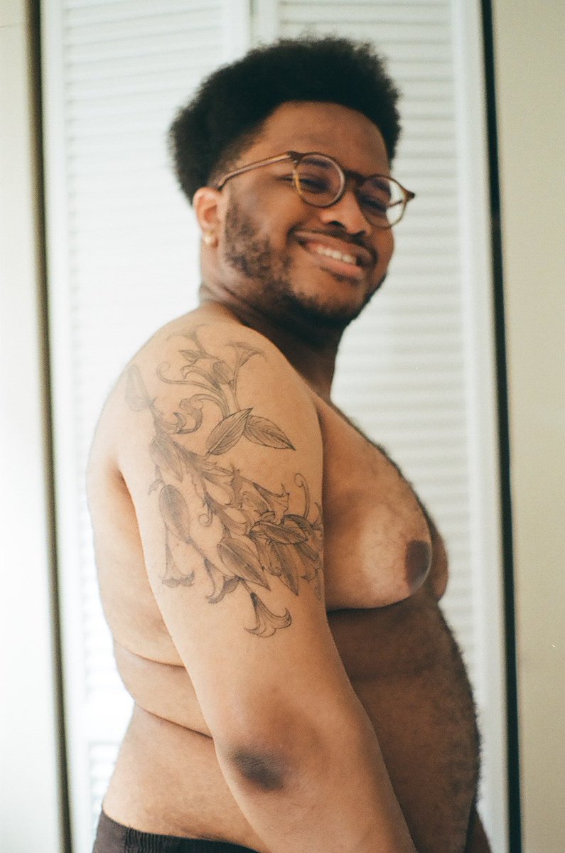 UbieEvenings's tweet photo. Also as an update I got tatted! If you’re in the DMV area please go check out @irezumijun on insta! She’s incredible 🤩 https://t.co/jDfAv6UlOQ