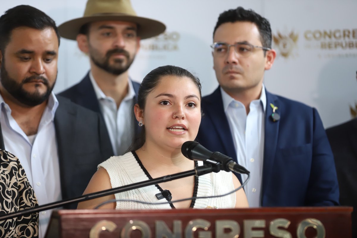 CanalAntigua's tweet image. Diputada Elena Motta denuncia robo en oficina alquilada por el Congreso. Fueron sustraídas computadoras y teléfonos celulares, un hecho que la legisladora ve como intimidación⬇️
#Robo #Computadora #Congreso #Diputada #ElenaMotta
canalantigua.tv/2024/07/18/dip…