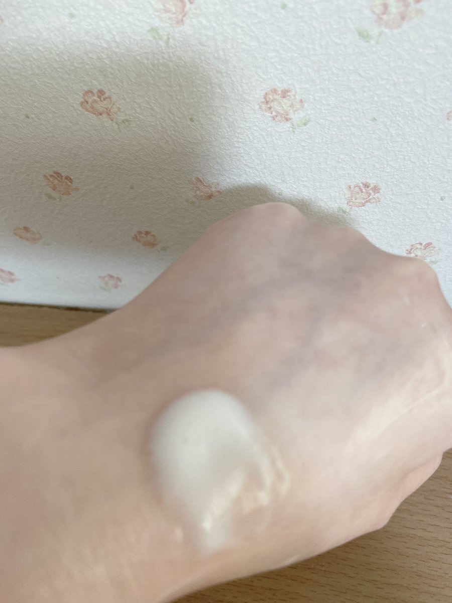 lE0k1QiySp's tweet photo. phytome 様のInstagramのキャンペーンよりホワイトミルクリラックスサボンの香り頂きました🥰

紫外線・乾燥・肌あれすべての悩みにアプローチした多機能美白ボディミルクです。
バスト、ワキ、Vラインなどデリケートな箇所まで全身の美白ケアしてくれます。

⬇️続き
#PR #フィトミー https://t.co/c9a7irt6bY