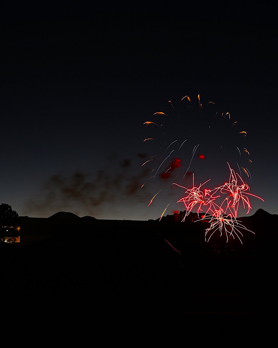 liveultralight's tweet photo. Cool firework in Estes Park, CO https://t.co/3VOFHxJm1c