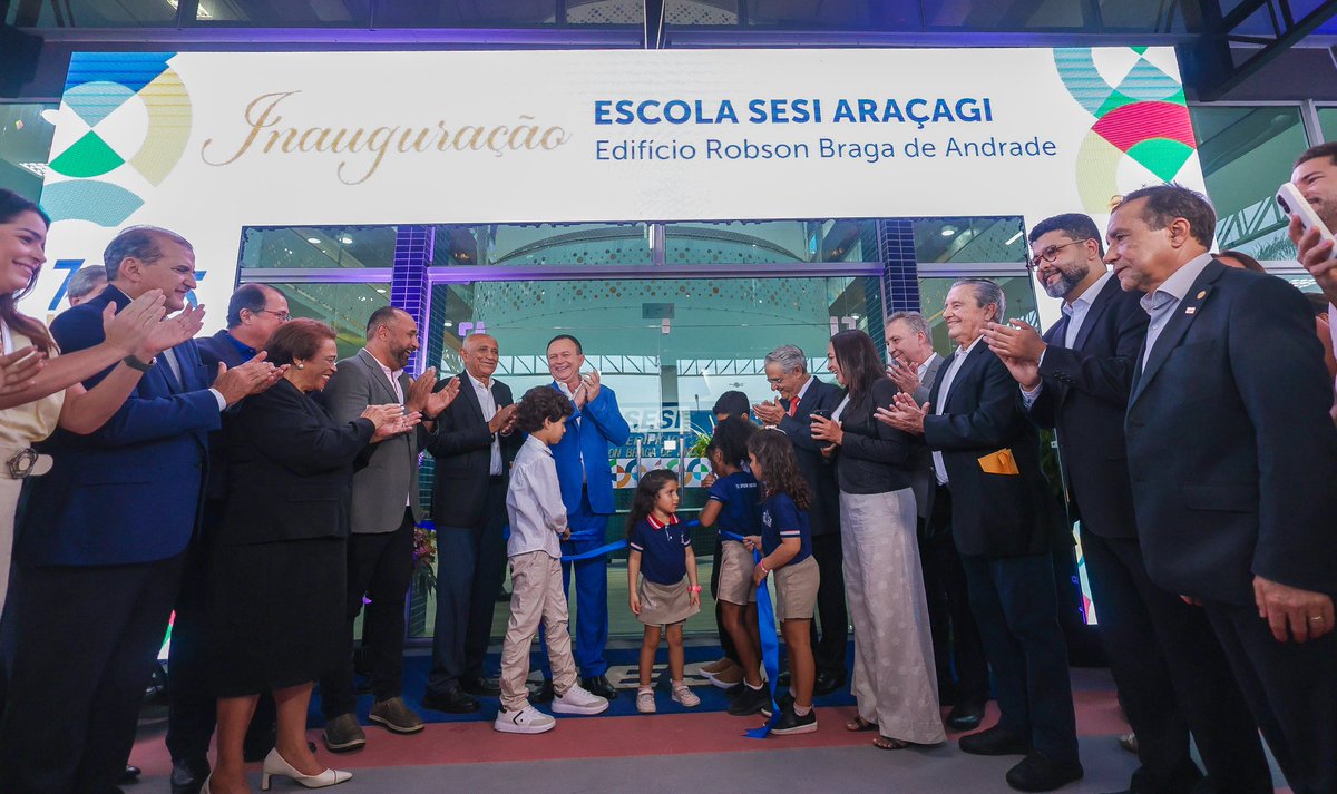 carlosbrandaoma's tweet photo. Prestigiei as comemorações dos 75 anos do Sesi no Maranhão, na solenidade de entrega do edifício Robson Braga de Andrade, no Araçagi. Conhecemos as instalações da escola, que contribuirá para a educação de 2 mil alunos desde a creche até o ensino médio e profissionalizante 🧑‍🎓📚 https://t.co/Sdh79aYNuI