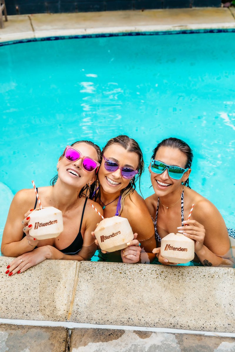 BlendersEyewear's tweet photo. Feelin’ the Heat // 

#blenderseyewear #blenders #summerheat https://t.co/bjq8u8f44w