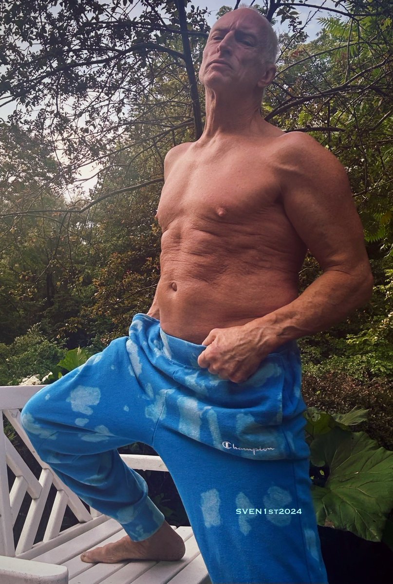 sven1st2024's tweet photo. CLASSIC🏆THURSDAY 
🤙🏽embrace your URGES 
Part 1 of 4
#Namaste  #RootChakra #TantricYoga #GayYoga #NudeYoga #OrgasmicYoga #DILF #GFDaddy #MalePhysique #NudeMale #BigCock #BigDick #HomoErotic https://t.co/MySbi1mVih