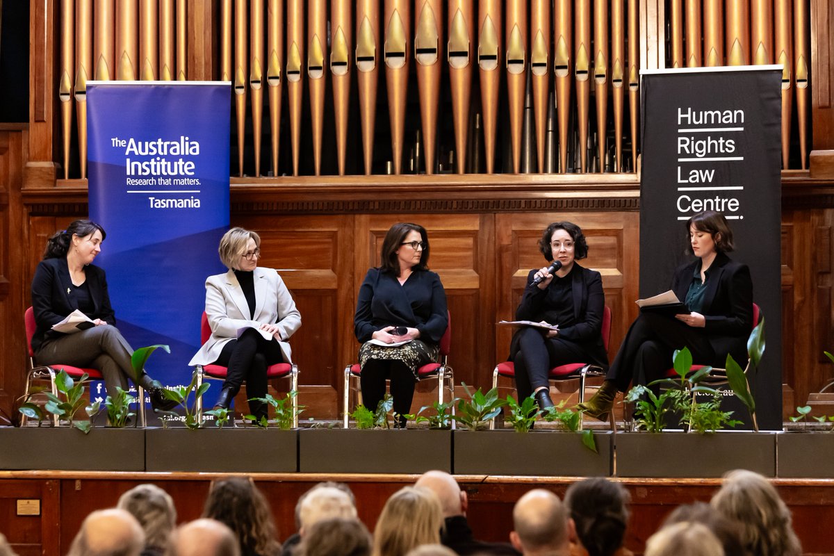 ReginaFeathers's tweet photo. On speaking about the power of the public sector &amp; opportunities to make change, CPSU Secretary Tas @thirza_white said that "There’s 45,000 public sector workers who are defenders of integrity (in Tasmania)". https://t.co/P1eftzOKYl