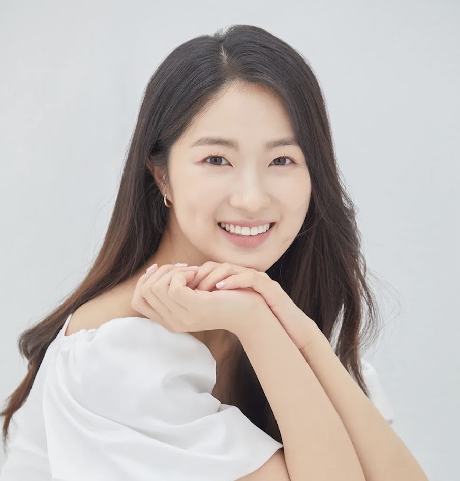 kdramasverse's tweet photo. #KimHyeYoon & #ByeonWooSeok officially confirmed to lead tvN web-novel-based drama #LovelyRunner

“Carry Sun Jae And Run” is a time slip fantasy romance about a top celebrity who unfortunately passes away and a woman who travels to the past to save him. The drama is based on Kim Bbang’s web novel “The Best of Tomorrow”, and scriptwriter Lee Si Eun of “True Beauty” has written the script for the drama adaption.

Kim Hye Yoon will take on the role of passionate fan Im Sol who travels to the past to save top star Ryu Sun Jae. Due to an accident when she was young, Im Sol had to give up on her dreams. However, she coincidentally hears Ryu Sun Jae’s song on the radio and receives great comfort, becoming his fan. One day in her ordinary life, Ryu Sun Jae passes away, and Im Sol somehow travels 15 years into the past, meeting high school student Ryu Sun Jae, and she struggles to prevent his unfortunate future.

Kim Hye Yoon has already captivated viewers through numerous dramas including “SKY Castle,” “Extraordinary You,” and “Secret Royal Inspector & Joy” as well as the film “The Girl on a Bulldozer,” raising immense anticipation for her next project.

Byeon Woo Seok will be playing Korea’s top star Ryu Sun Jae who has everything from good looks to talent & charm. Ryu Sunjae remained at the top since his debut, however, he passed away tragically. Im Sol appears in his life during his youth when they are 19 years old, causing changes to his peaceful life.

Having impressed in the dramas “Record of Youth” and “Moonshine” as well as the films “Soulmate” and “20th Century Girl,” viewers are already anticipating his transformation in the upcoming drama.

The production team of “Carry Sun Jae And Run” shared, “We are excited and happy for the meeting between Byeon Woo Seok and Kim Hye Yoon, who have captivating acting skills and unrivaled charms. We will visit viewers with a time slip fantasy romance that will aim at viewers’ hearts, so please show lots of anticipation.”

Stay tuned for more updates on the drama!