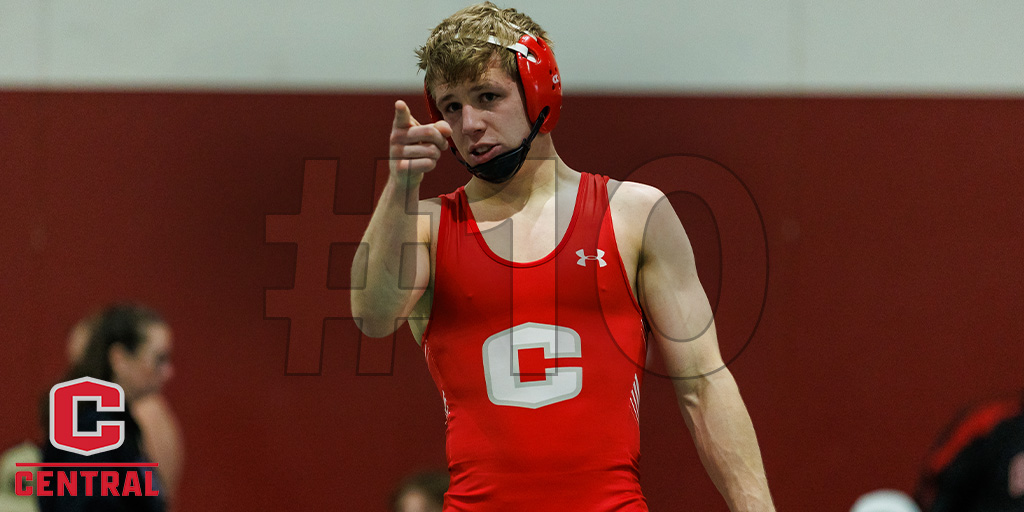 Images of the Year - No. 10: Brock Beck points into the crowd after getting a victory at the Central Under Armour Invitational in January.

#GoDutch #rollriversWRESTLE