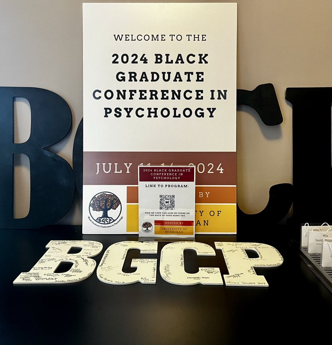 emmackeller_'s tweet image. Had a blast presenting, growing, and connecting with the amazing scholars at #BGCP last weekend! So grateful to the organizers for creating this space and excited to see what the future holds for us✨