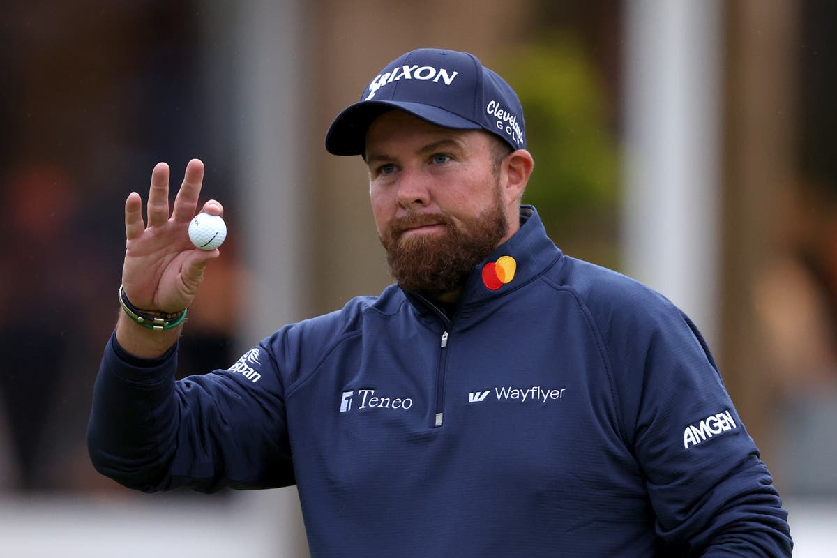 Shane Lowry cards flawless 66 to lead The Open as Rory McIlroy explains first-round disaster dlvr.it/T9mrdz