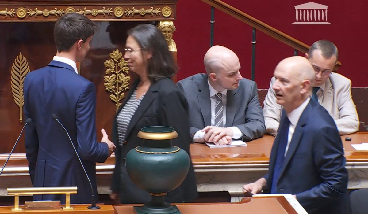 Refuser de serrer la main c'est juste être impoli, peu importe son interlocuteur. C'est certainement pas comme ça que l'on va convaincre les citoyens que le RN n'est pas la solution. #circo2204 #AssembléeNationale #mépris