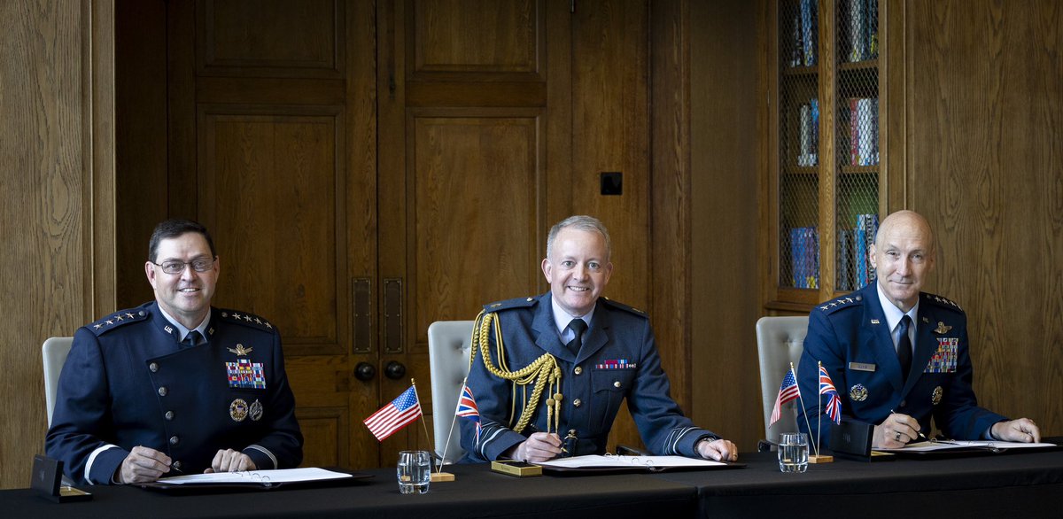 SpaceForceCSO's tweet photo. Proud to join CSAF Gen. Allvin &amp; @ChiefofAirStaff ACM Knighton in signing a shared vision statement that further strengthens, integrates &amp; accelerates cooperation between the @SpaceForceDoD, @USAirForce &amp; @RoyalAirForce. 🇺🇸🇬🇧 #PartnerToWin #GlobalAirSpaceChiefs https://t.co/015CcBW6SJ