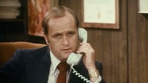 Deep_Fried_Dave's tweet photo. Hello? What's that? You say comic legend Bob Newhart has passed away at the age of 94? I can't think of a more fitting tribute than this photo. So sad to have to say #ByeBob. https://t.co/aahANDblMT
