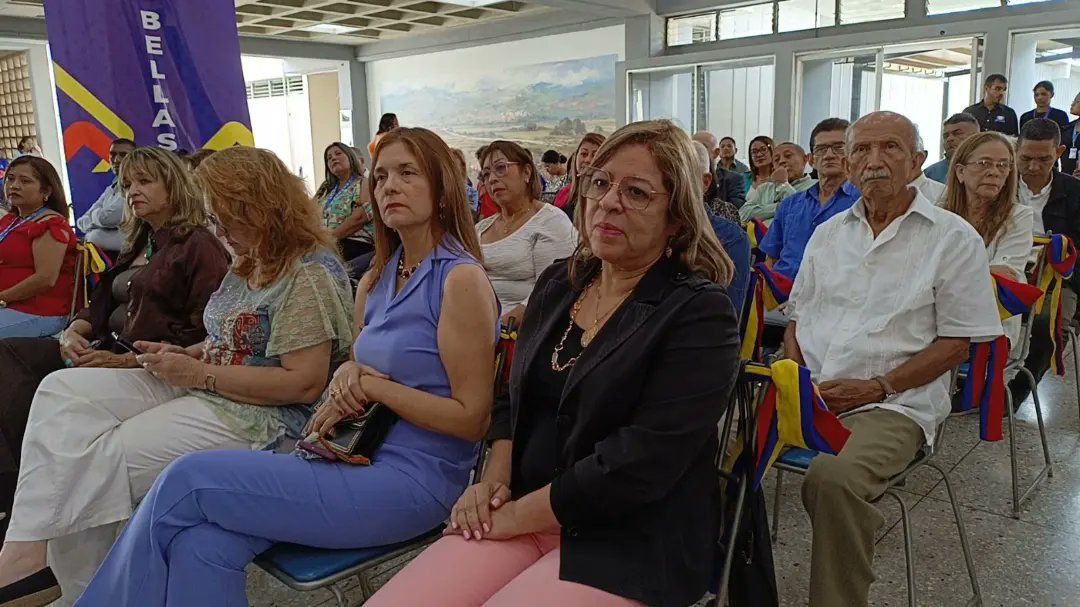 uptlara's tweet image. #18Julio|| En un acto emotivo nuestra Rectora @michellyvivas entregó la Resolución de Providencia Administrativa de Jubilación julio 2024 a 25 trabajadores docentes, administrativos y de servicio.

Felicitaciones.!!

#SomosUptaeb