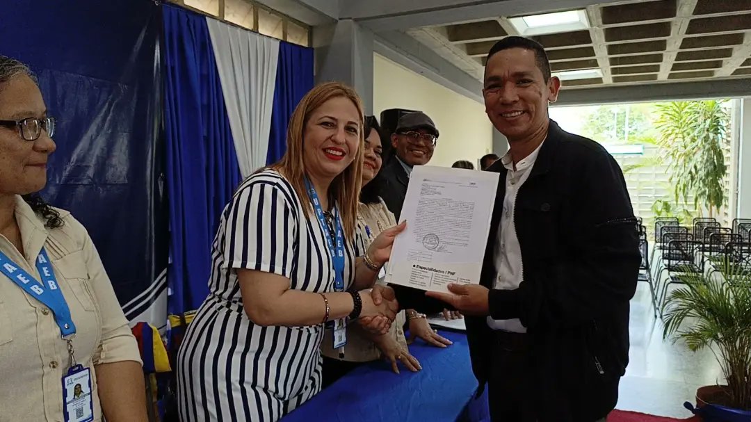 uptlara's tweet image. #18Julio || El compromiso y  el sentido de pertenencia hacia una Institución que está sembrada en el pueblo de Lara, caracteriza a los Uptaebistas que han contribuido a la formación de los larenses y al desarrollo del territorio. Felicitaciones.!!

#SomosUptaeb