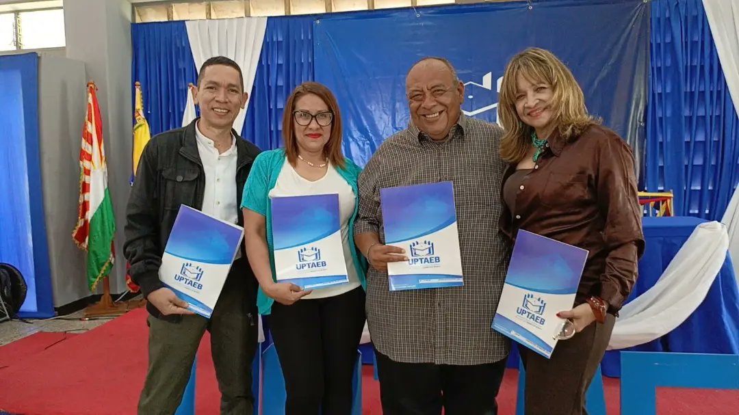 uptlara's tweet image. #18Julio || El compromiso y  el sentido de pertenencia hacia una Institución que está sembrada en el pueblo de Lara, caracteriza a los Uptaebistas que han contribuido a la formación de los larenses y al desarrollo del territorio. Felicitaciones.!!

#SomosUptaeb