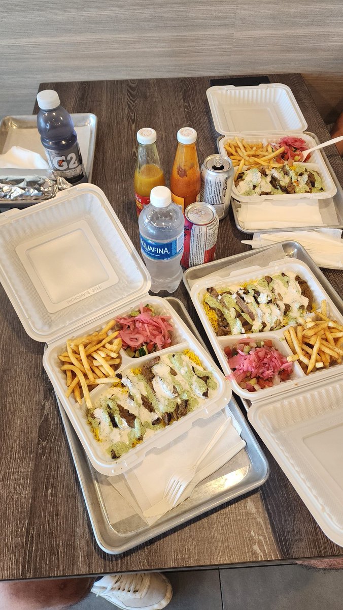 chutneystweets's tweet photo. Lunch time fuel 💪 Lamb platters to keep the body energized and the tastebuds happy 😊 

#differentlyindian #platter #indianfood #yvreats #yvrfoodie #fraservalley #qsr #franchise #indianfood https://t.co/0I59ZG27Fn