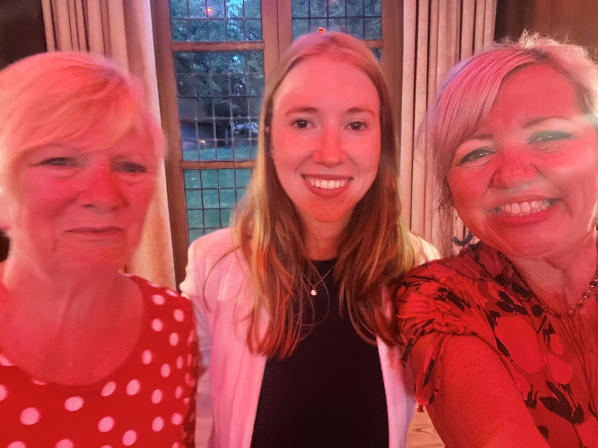 Elly Gibson tweet media