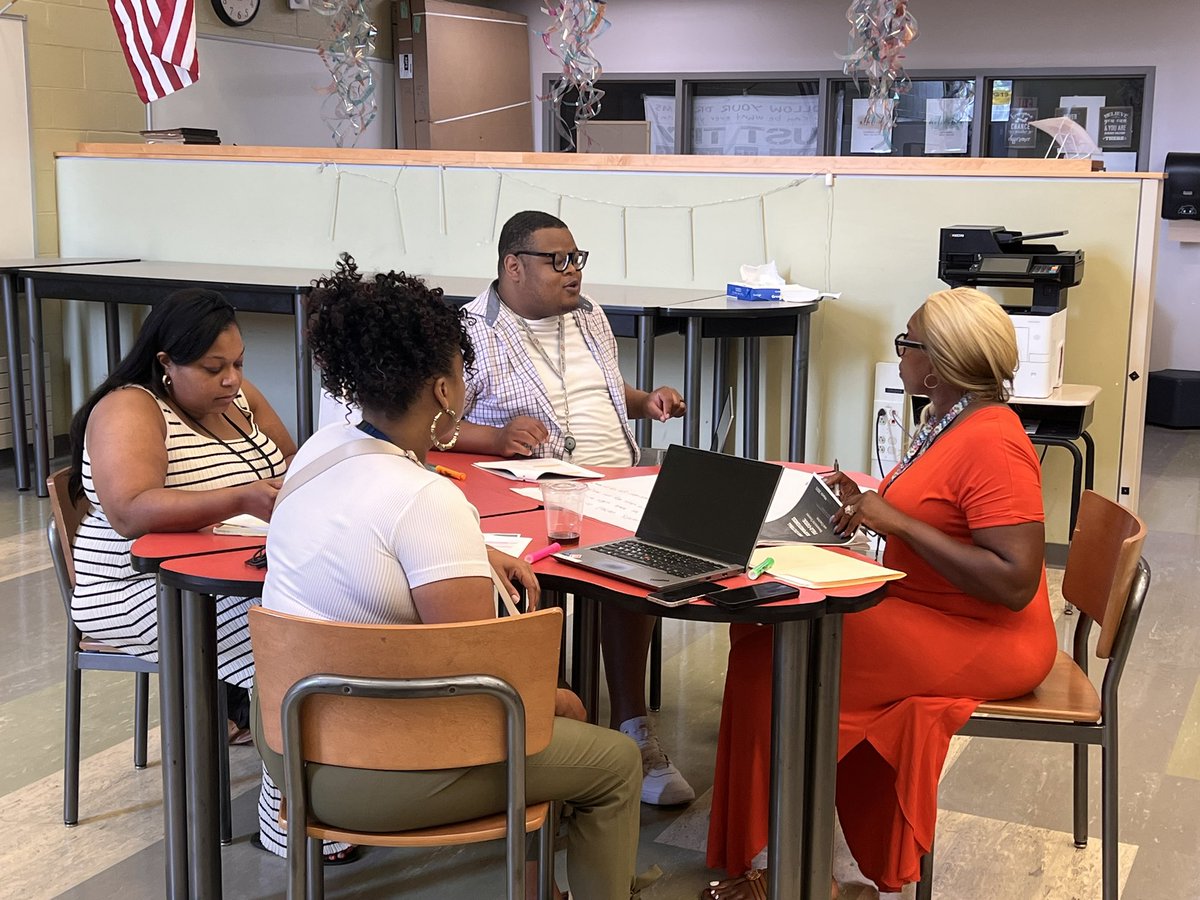 Erika MacFarlane tweet media