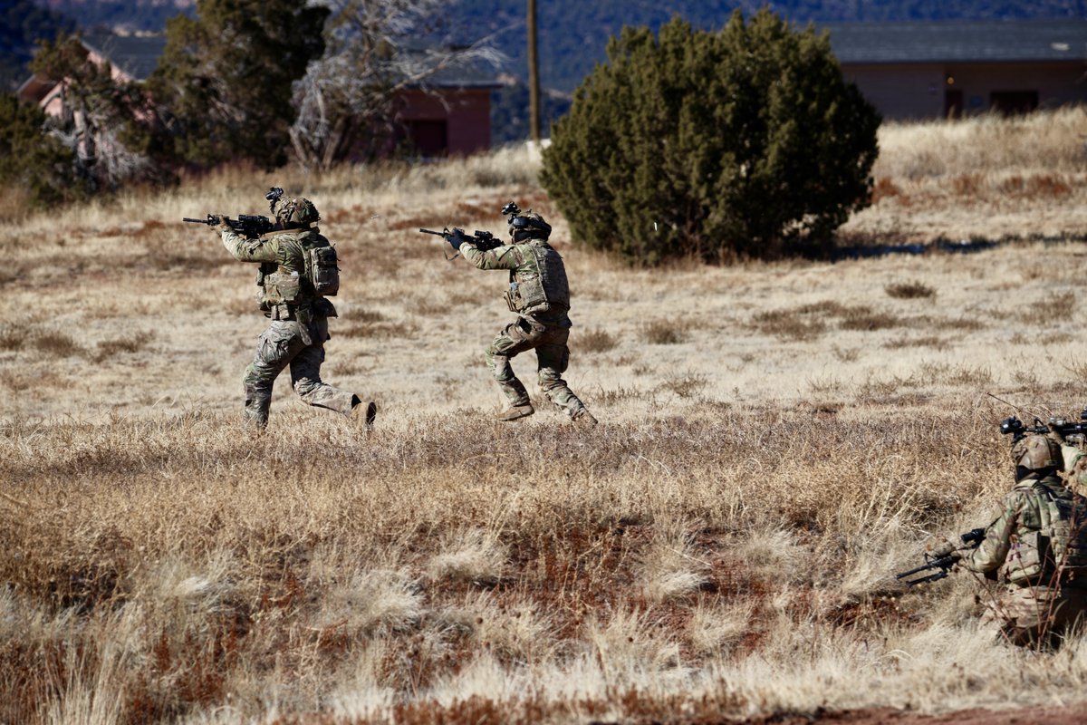 4thInfDiv's tweet image. The Ivy division stays lethal through relentless training and unwavering teamwork. Our commitment to excellence ensures we're prepared to defend our nation.

#ReadyPeople #LethalTeams #TacticalThursdays #SteadfastandLoyal